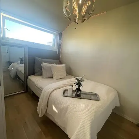 Moderne Med Terrasse & Gratis Parkering Kolbotn