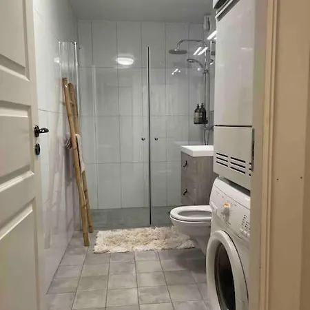 Moderne Med Terrasse & Gratis Parkering Apartment *